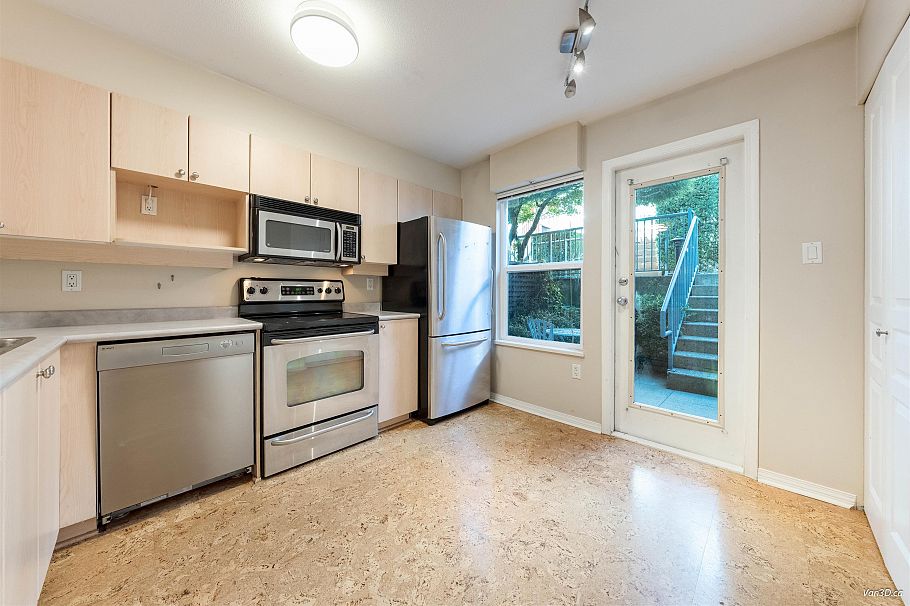 229 E 11th Avenue Vancouver, BC - 21