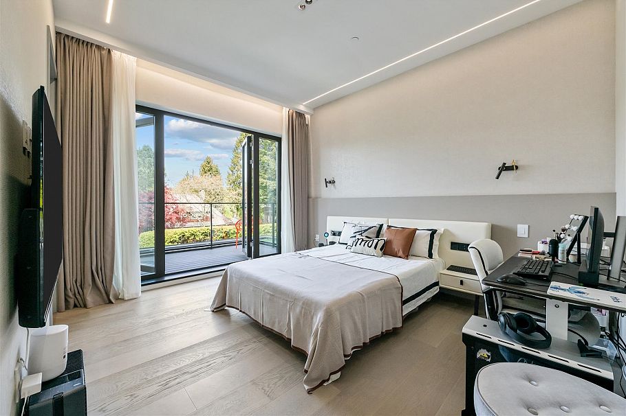 3823 W 51st Avenue Vancouver, BC - 26