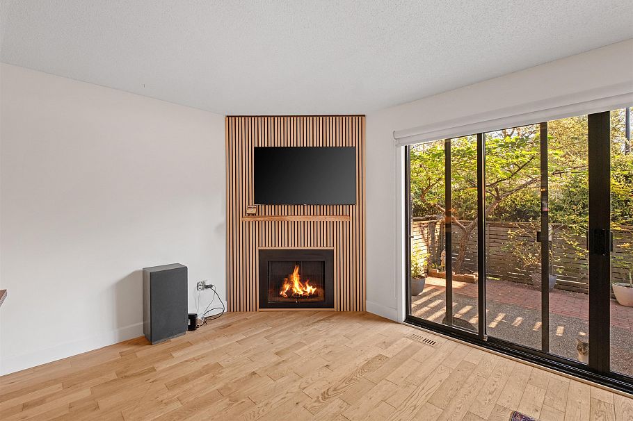 81 1930 Cedar Village Crescent North Vancouver, BC - 7