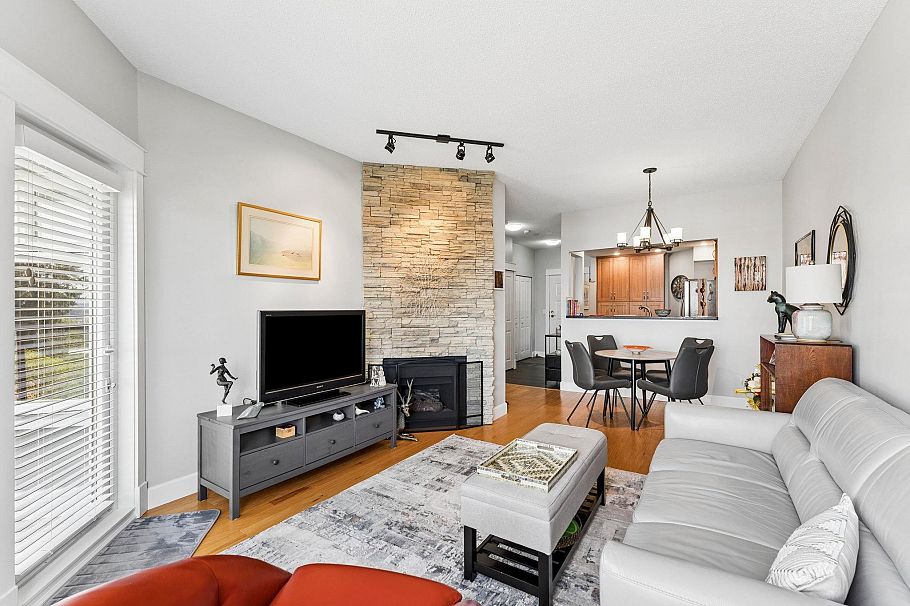 419 121 W 29th Street North Vancouver, BC - 3