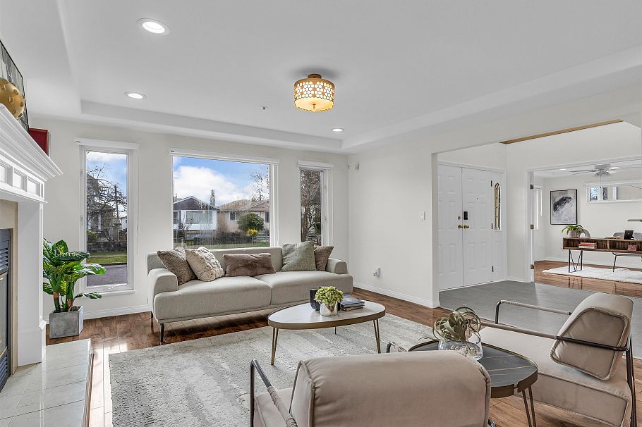 47 E 50th Avenue Vancouver, BC - 1