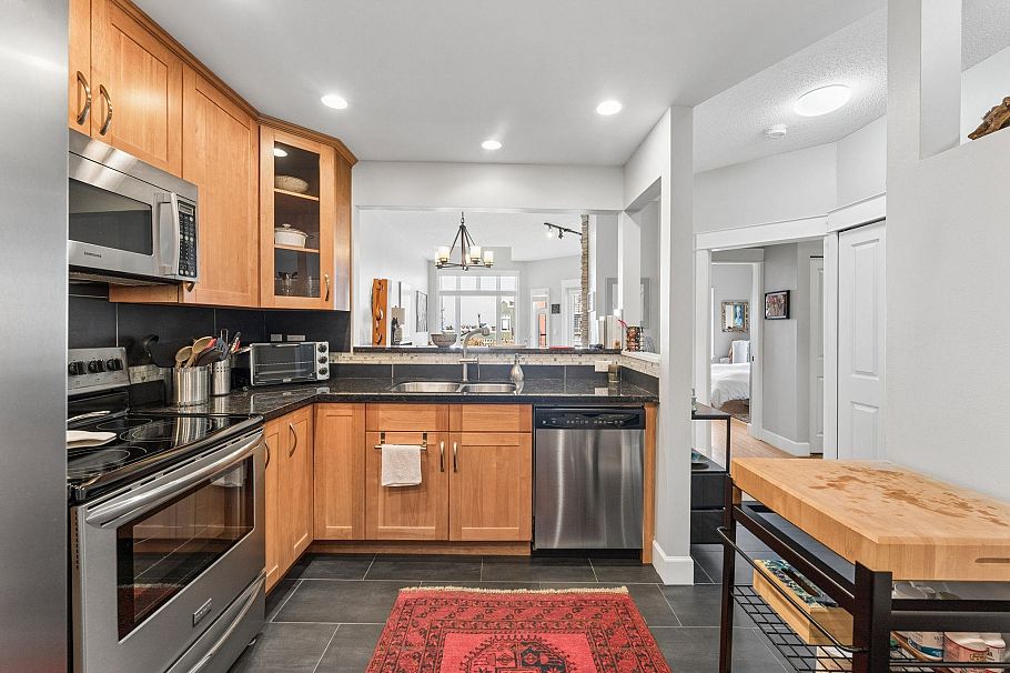 419 121 W 29th Street North Vancouver, BC - 14