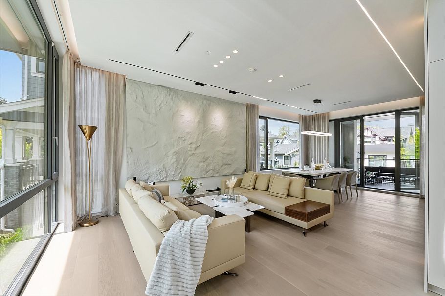3823 W 51st Avenue Vancouver, BC - 3