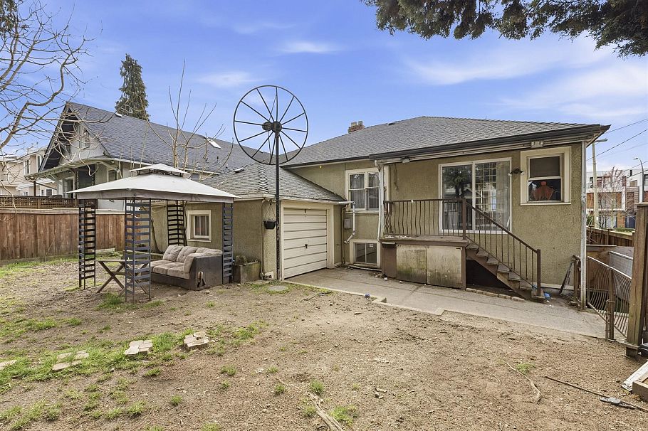 1479 W 57th Avenue Vancouver, BC - 27