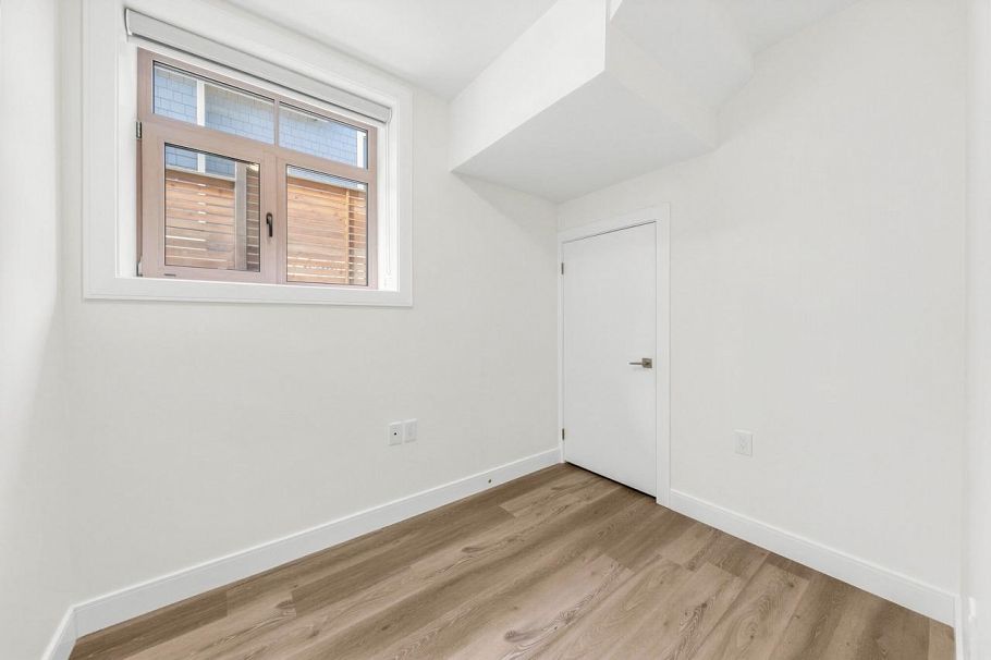 3412 W 43rd Avenue Vancouver, BC - 22