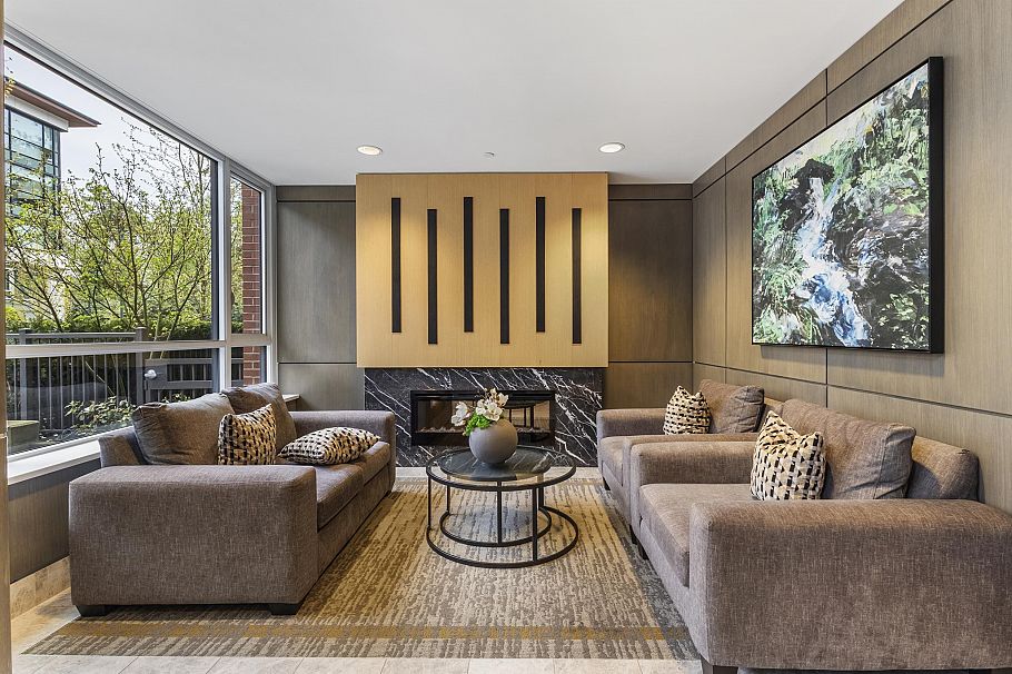 418 2651 Library Lane North Vancouver, BC - 25