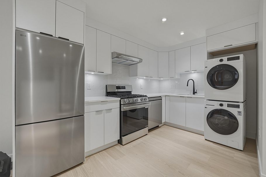 3116 W 42nd Avenue Vancouver, BC - 35