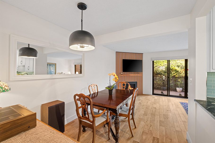 81 1930 Cedar Village Crescent North Vancouver, BC - 15