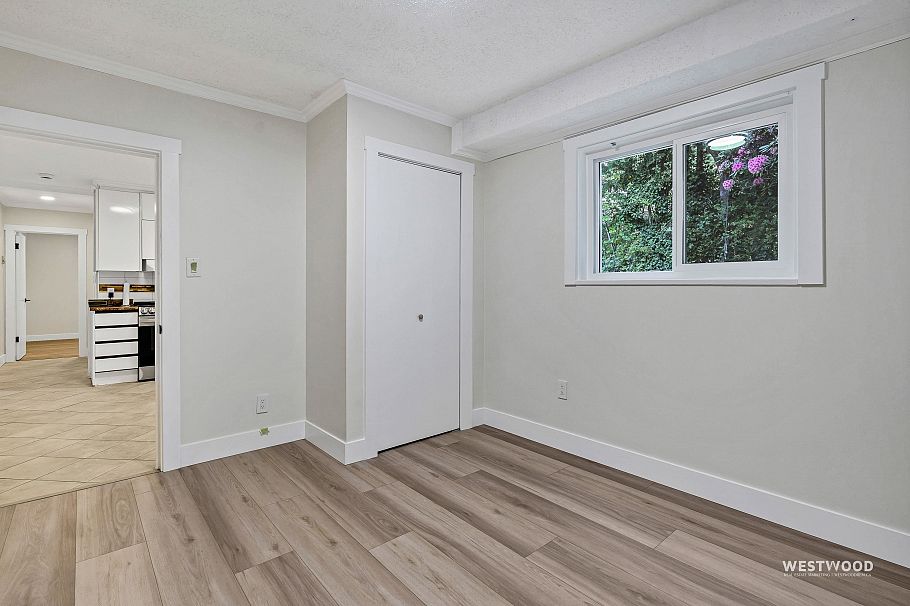 1422 Kilmer Road North Vancouver, BC - 35