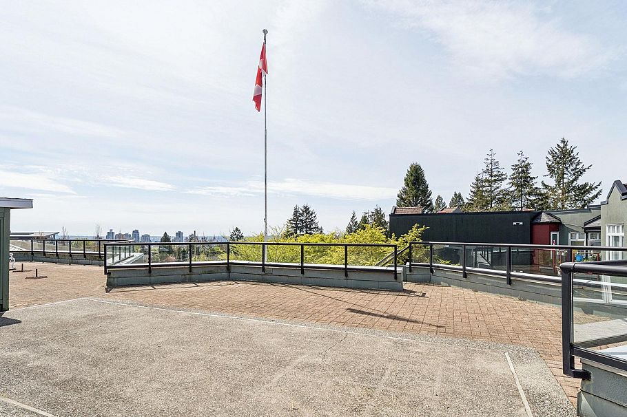 419 121 W 29th Street North Vancouver, BC - 35