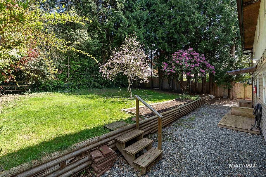 1422 Kilmer Road North Vancouver, BC - 40