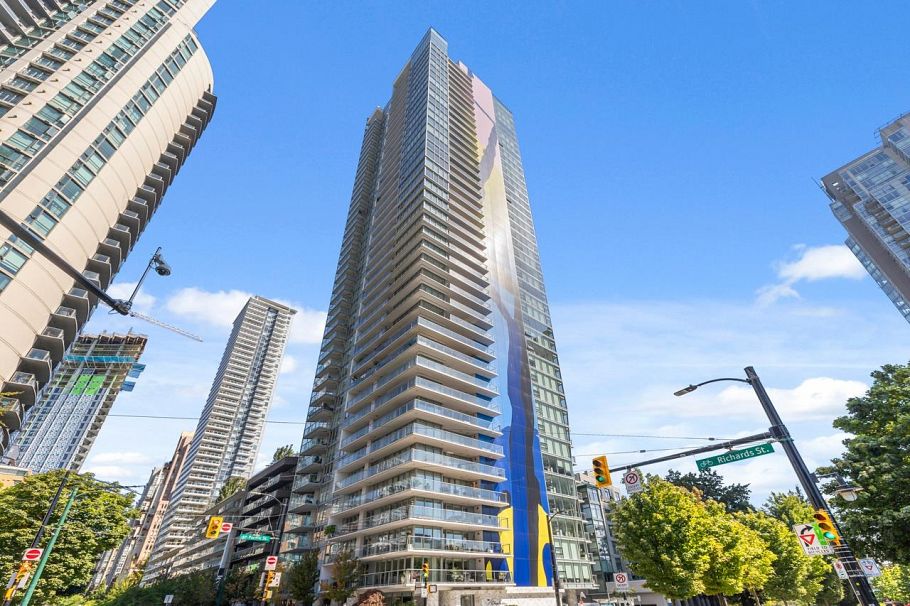 201 499 Pacific Street Vancouver, BC - 2