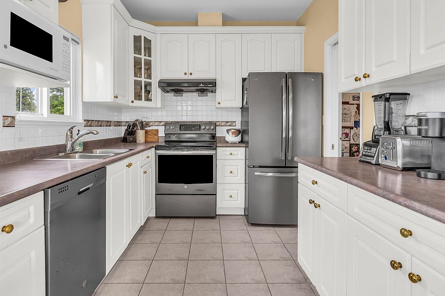 5323 Dumfries Street Vancouver, BC - 9