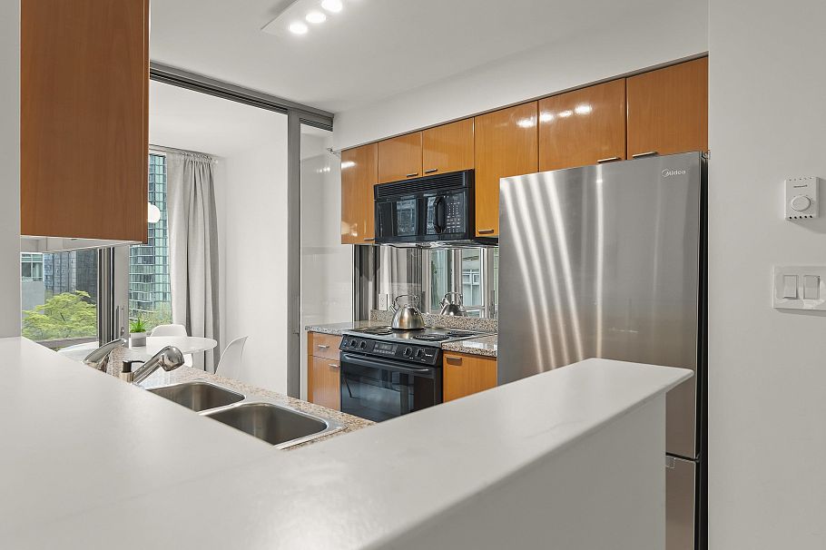 501 1200 W Georgia Street Vancouver, BC - 13