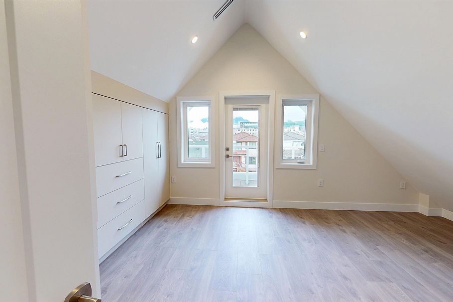 1 2528 Turner Street Vancouver, BC - 15
