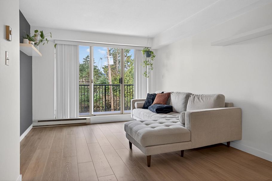 310 1099 E Broadway Vancouver, BC - 11