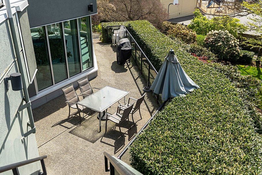 419 121 W 29th Street North Vancouver, BC - 33