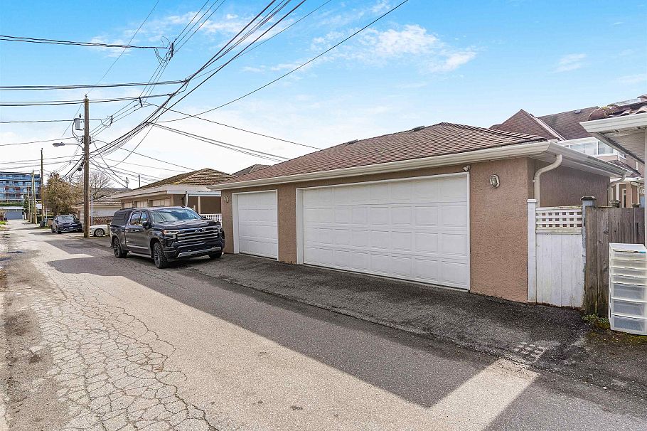 47 E 50th Avenue Vancouver, BC - 36