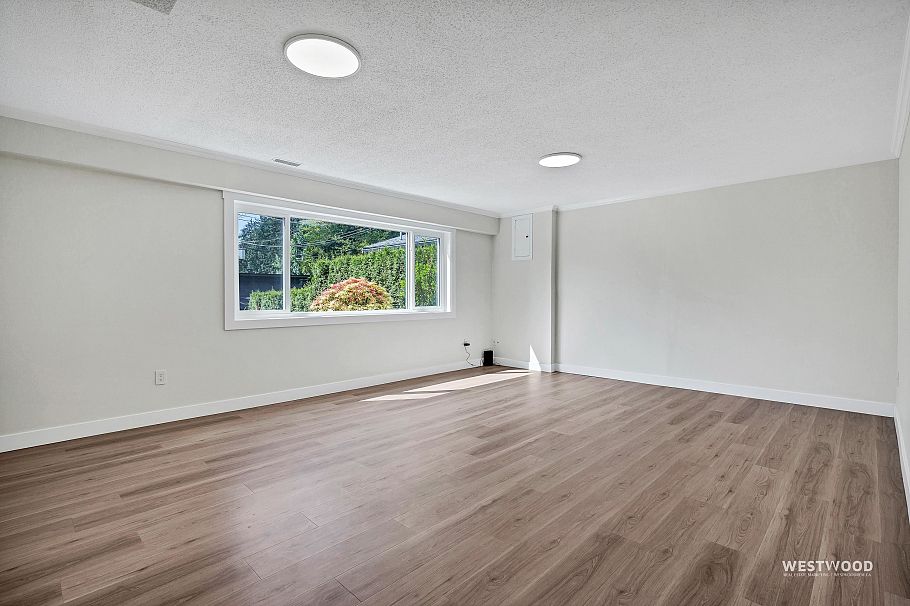 1422 Kilmer Road North Vancouver, BC - 29