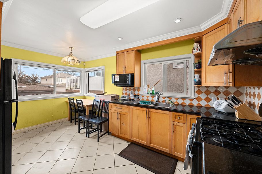 2625 E 21st Avenue Vancouver, BC - 11