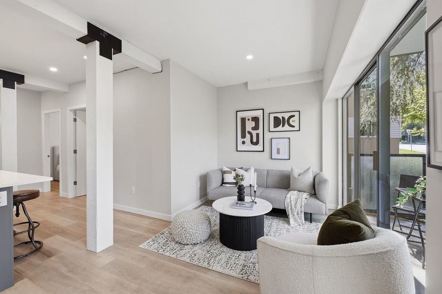 207 1535 Nelson Street Vancouver, BC - 3