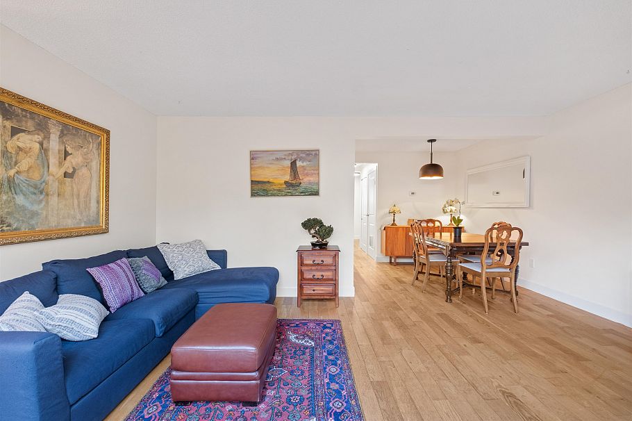 81 1930 Cedar Village Crescent North Vancouver, BC - 8