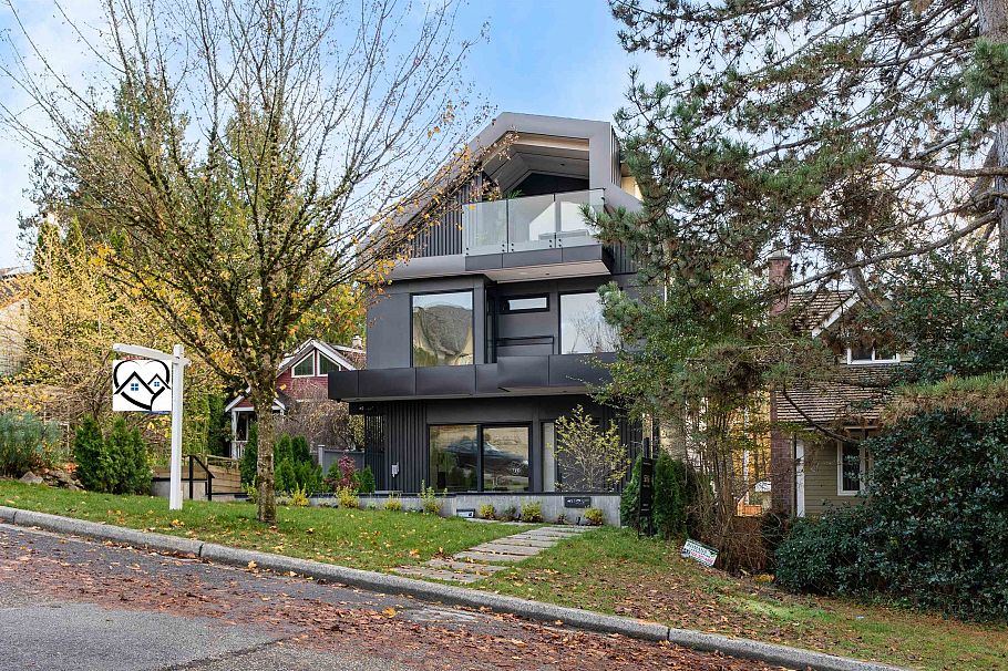 1 4018 W 21st Avenue Vancouver, BC - 1