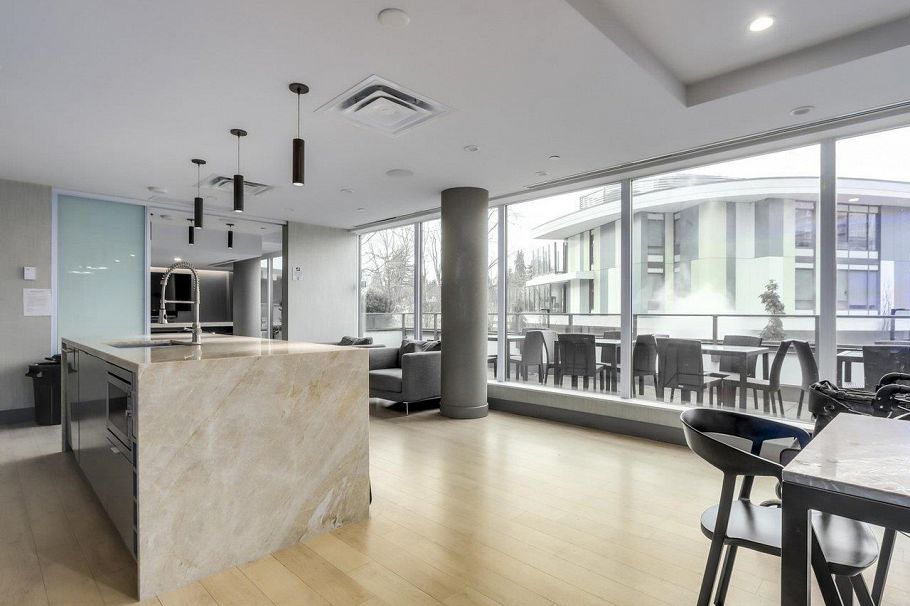 2402 8189 Cambie Street Vancouver, BC - 3