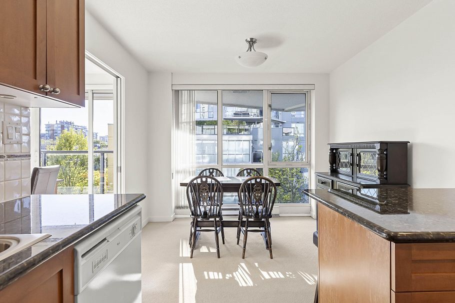 611 1425 W 6th Avenue Vancouver, BC - 24