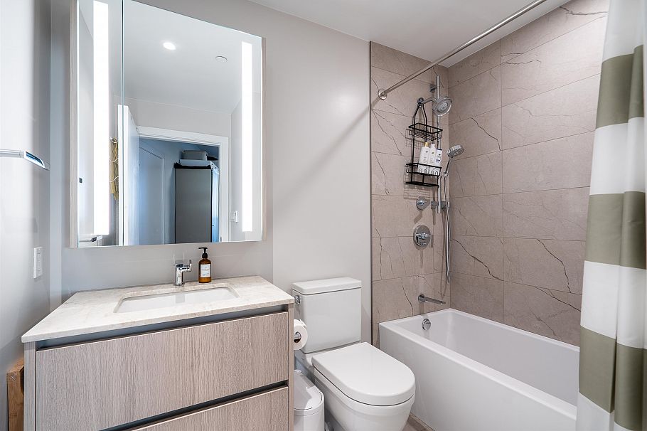 2406 1500 Fern Street North Vancouver, BC - 24