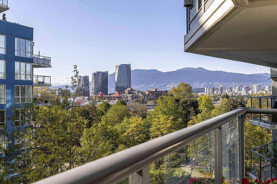 611 1425 W 6th Avenue Vancouver, BC - 14