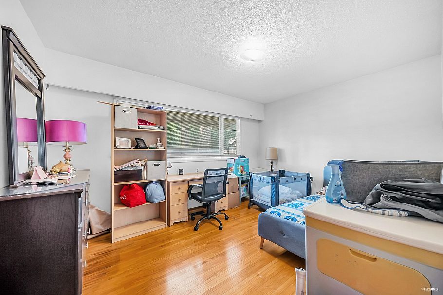 2975 E 41st Avenue Vancouver, BC - 10