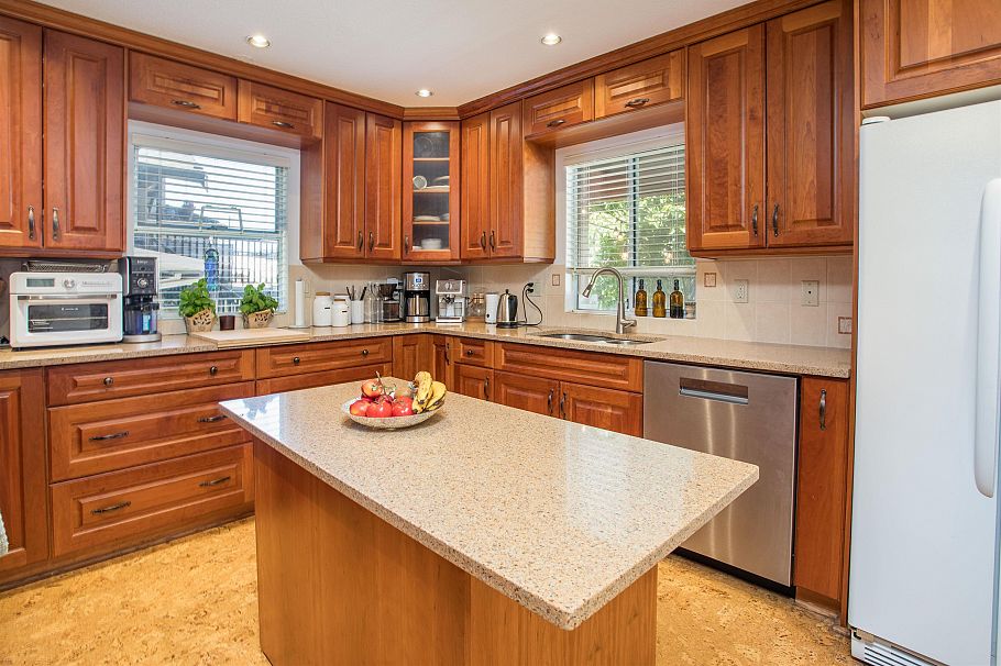 2945 W 12th Avenue Vancouver, BC - 28