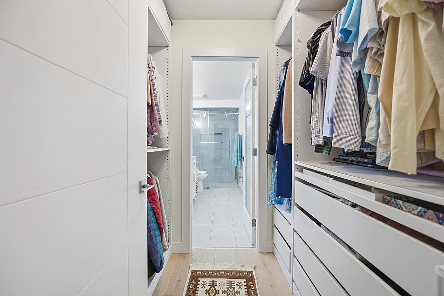 1326 W 7th Avenue Vancouver, BC - 23