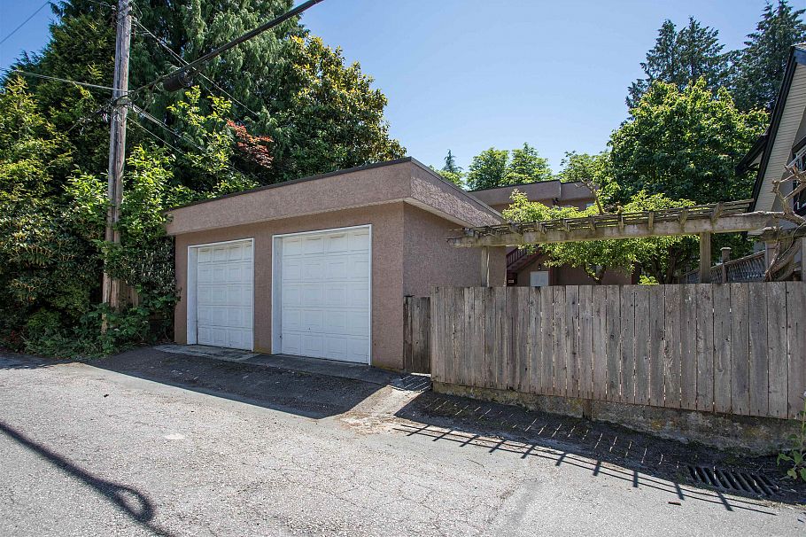 2945 W 12th Avenue Vancouver, BC - 40
