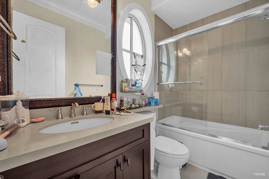 3439 Balaclava Street Vancouver, BC - 23