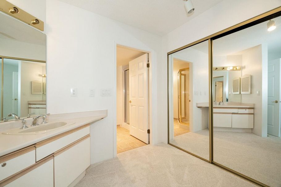 322 121 W 29 Street North Vancouver, BC - 21