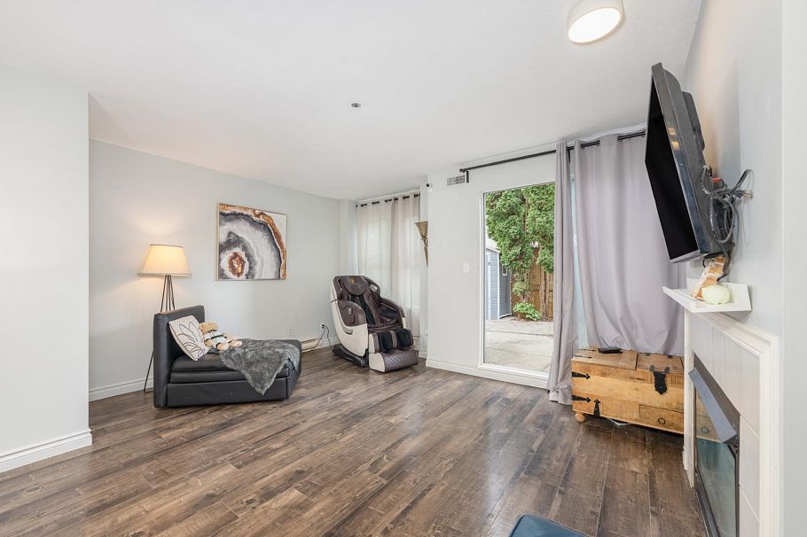 D 3439 E 43rd Avenue Vancouver, BC - 24