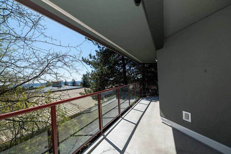 322 121 W 29 Street North Vancouver, BC - 36