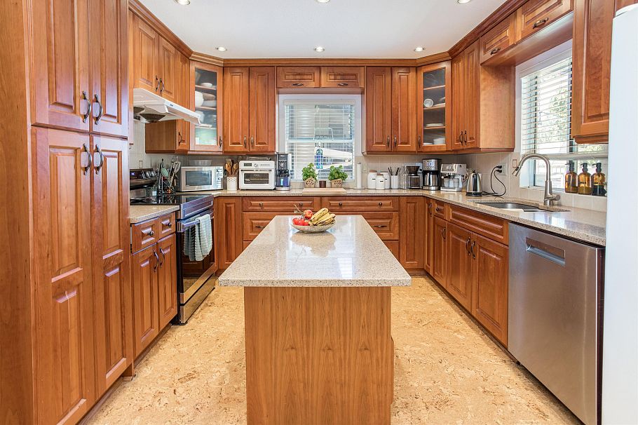 2945 W 12th Avenue Vancouver, BC - 27