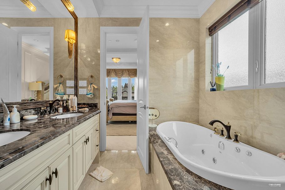 3439 Balaclava Street Vancouver, BC - 21