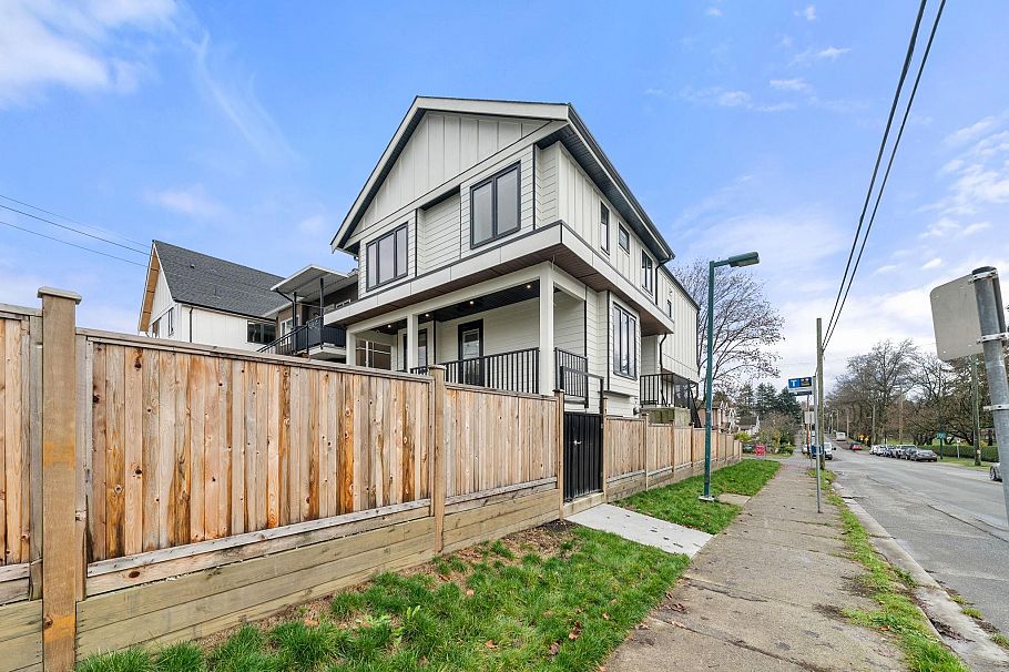 3483 Adanac Street Vancouver, BC - 38