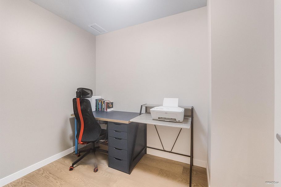 402 3533 Ross Drive Vancouver, BC - 3