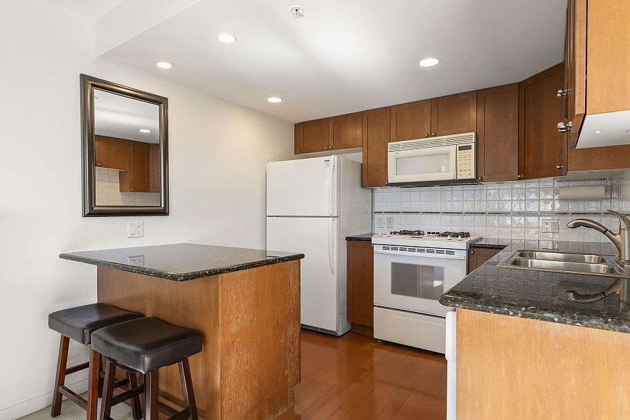 611 1425 W 6th Avenue Vancouver, BC - 22