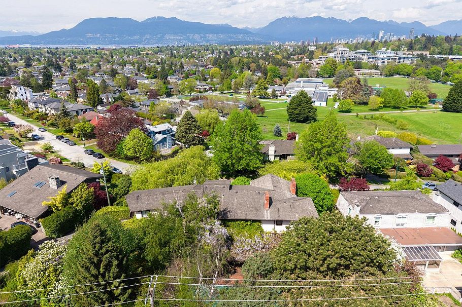 2296 W 32nd Avenue Vancouver, BC - 15