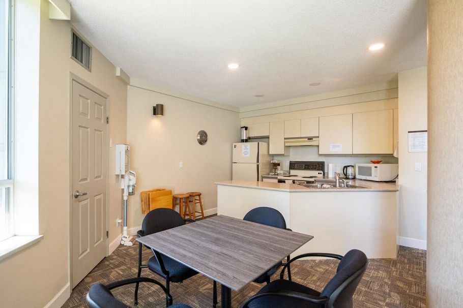 322 121 W 29 Street North Vancouver, BC - 29