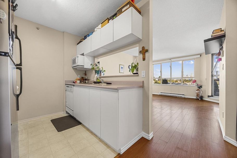 910 3489 Ascot Place Vancouver, BC - 7