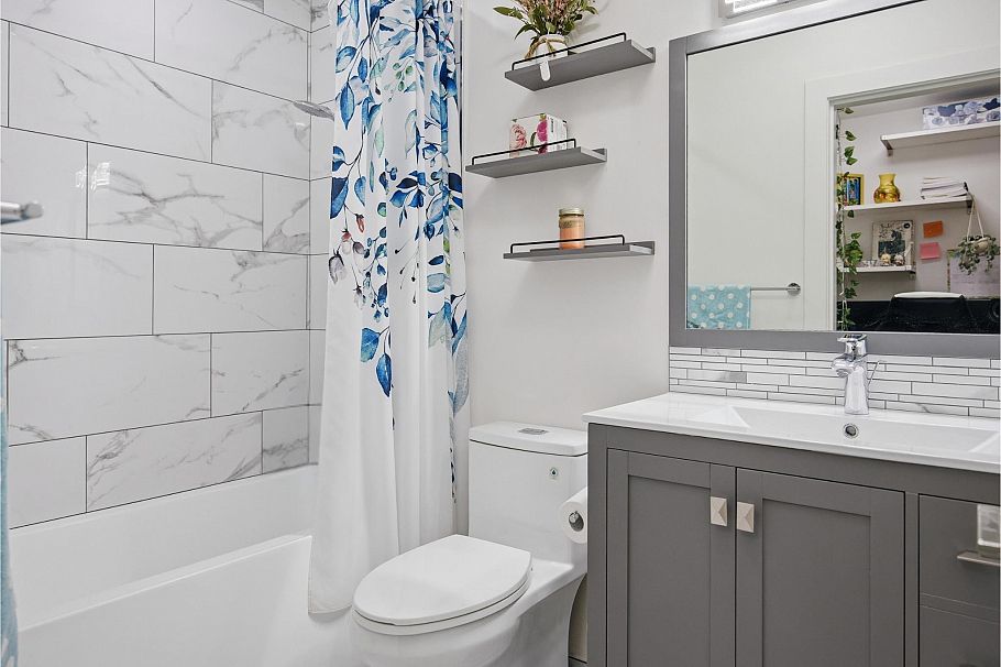 1326 W 7th Avenue Vancouver, BC - 19
