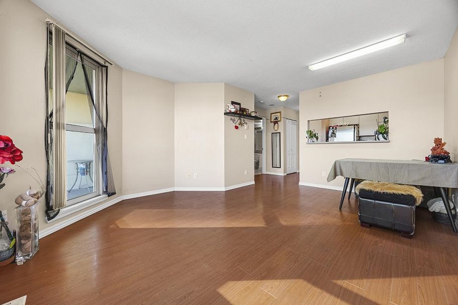 910 3489 Ascot Place Vancouver, BC - 3