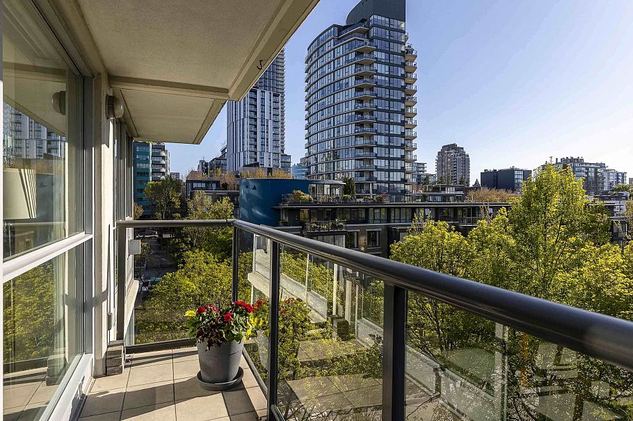 611 1425 W 6th Avenue Vancouver, BC - 16